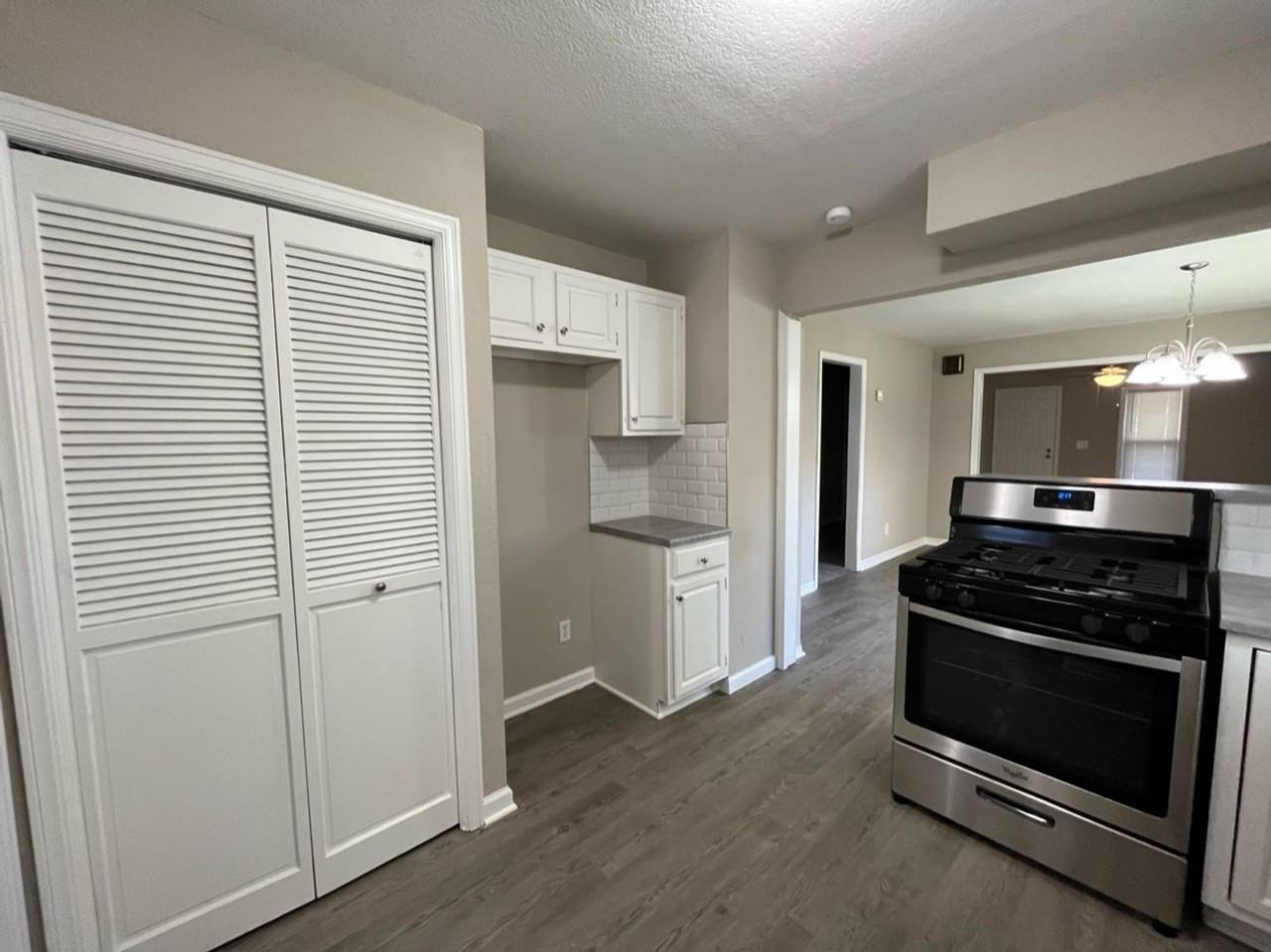 2220 N Waco Ave - Photo 7 of 13