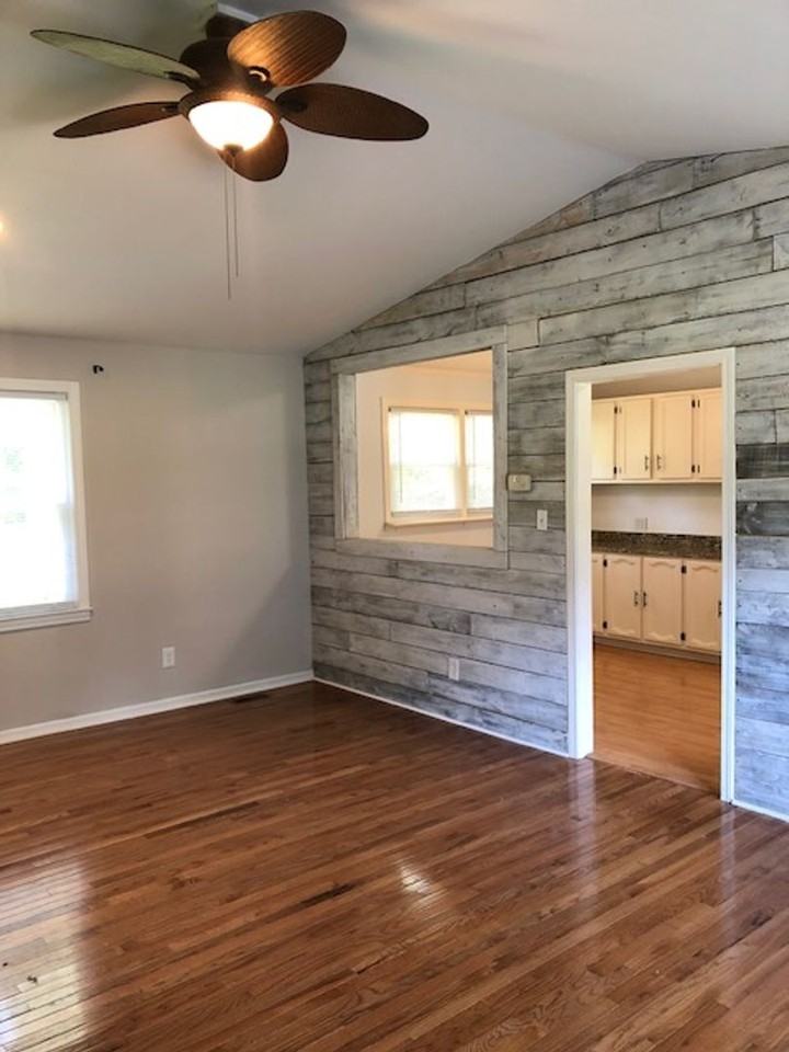 241 Lorraine Dr - Photo 4 of 27