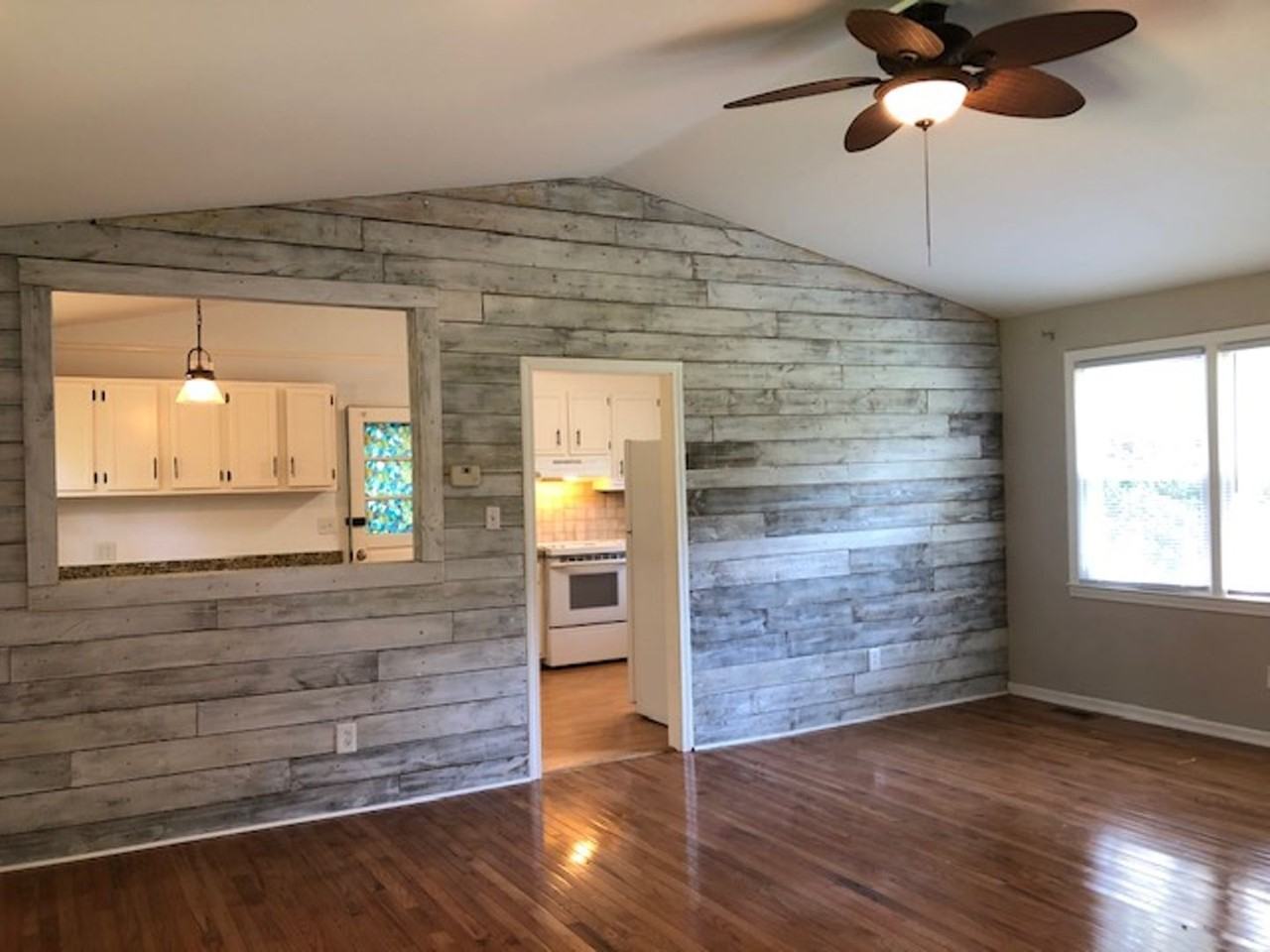 241 Lorraine Dr - Photo 5 of 27