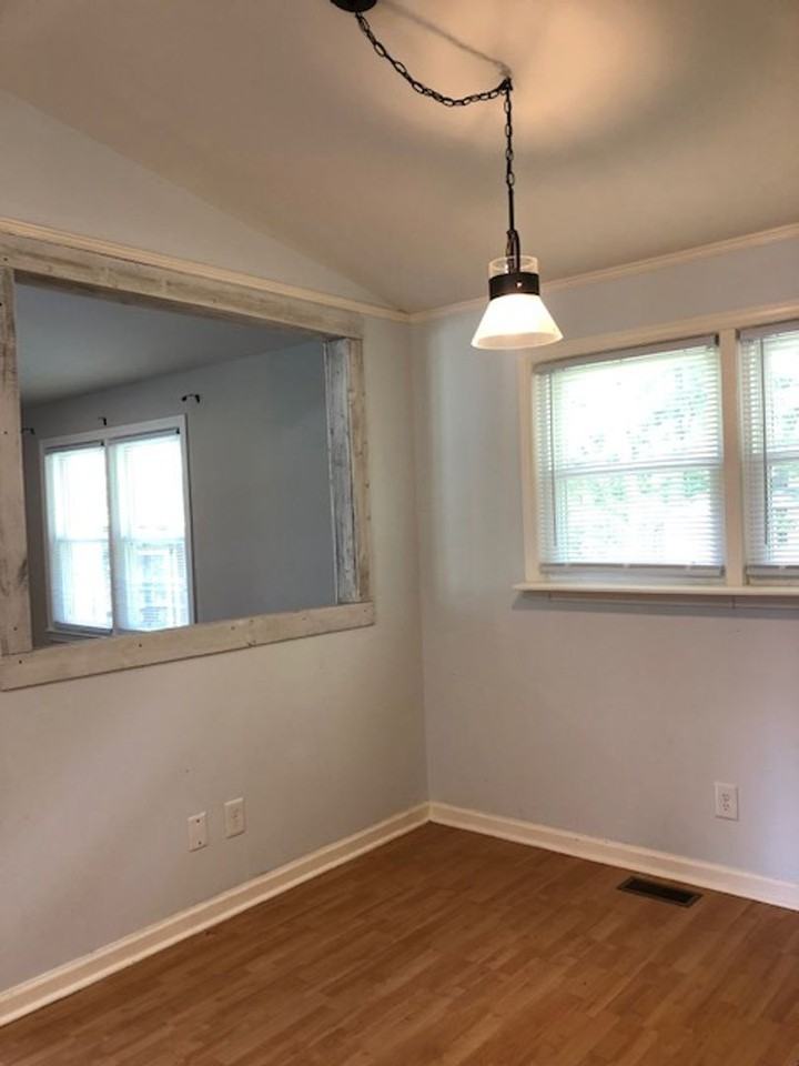 241 Lorraine Dr - Photo 6 of 27