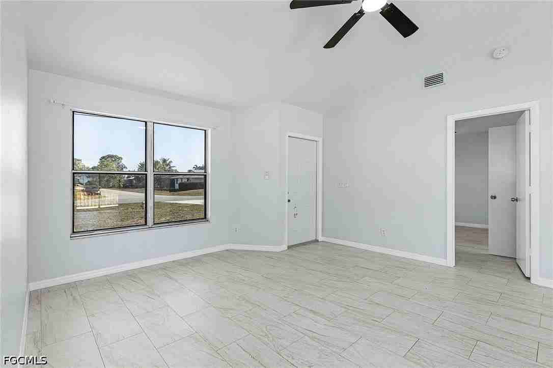 17176 Phlox Dr - Photo 4 of 27