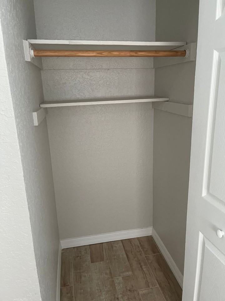 2296 Shelby Dr - Photo 5 of 32