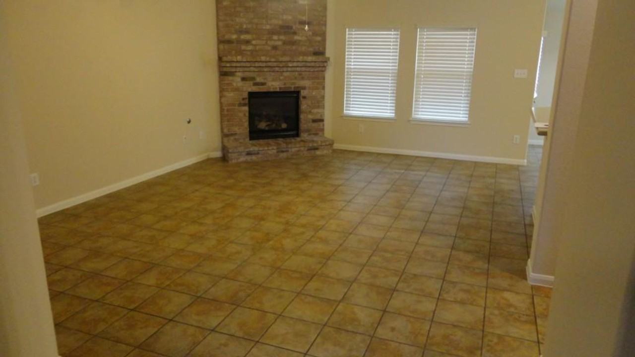 230 Kiras Ct - Photo 4 of 10