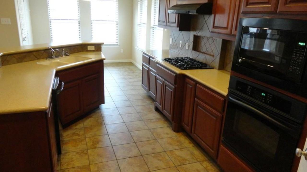 230 Kiras Ct - Photo 5 of 10