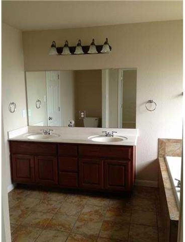 230 Kiras Ct - Photo 6 of 10