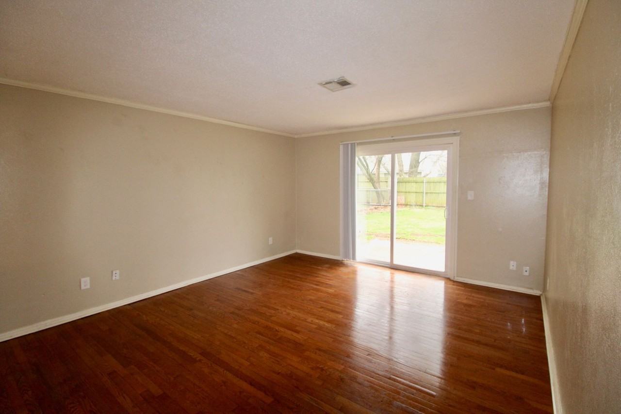 2124 Allenhurst St - Photo 4 of 19