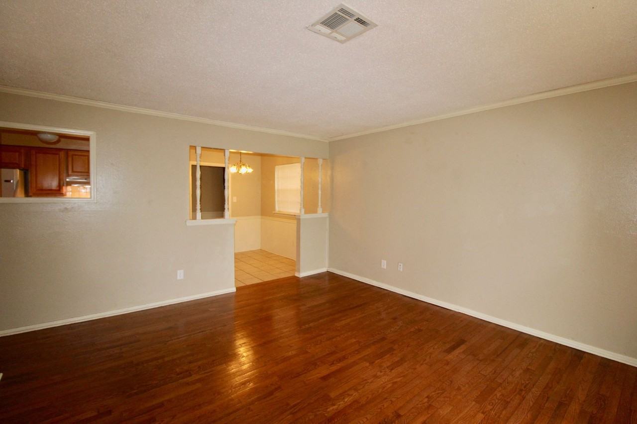 2124 Allenhurst St - Photo 5 of 19