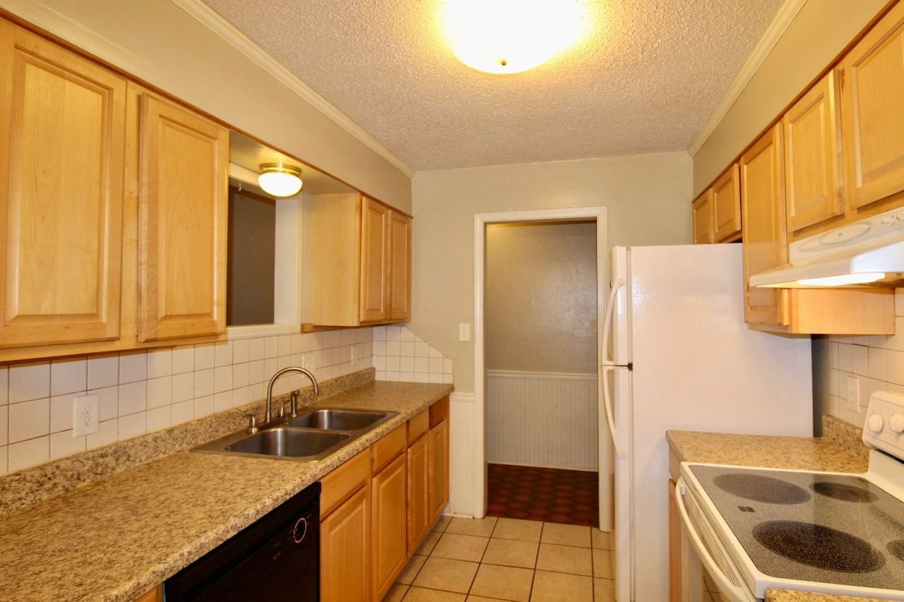 2124 Allenhurst St - Photo 6 of 19