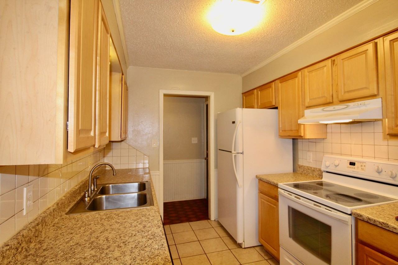 2124 Allenhurst St - Photo 7 of 19