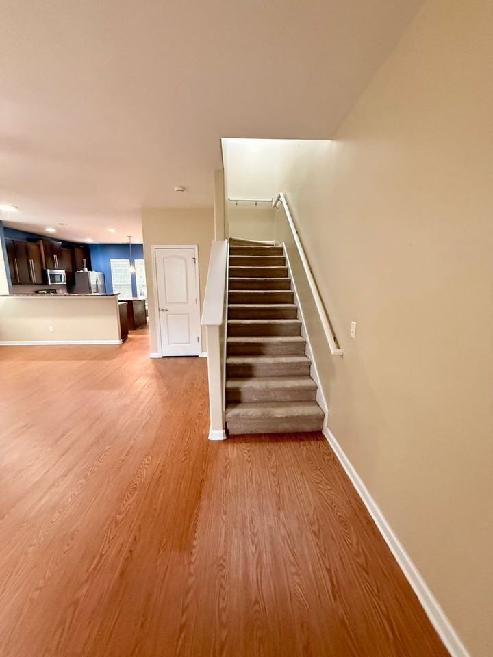 16 Moon Beam Ct - Photo 3 of 25