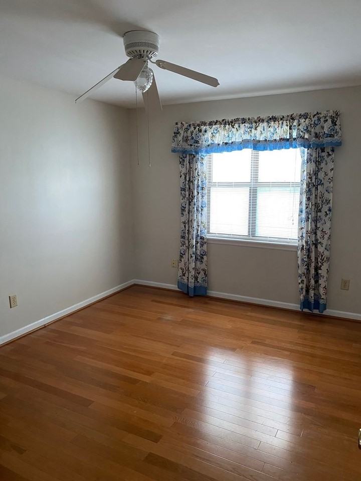 1864 S Barton Dr - Photo 3 of 10