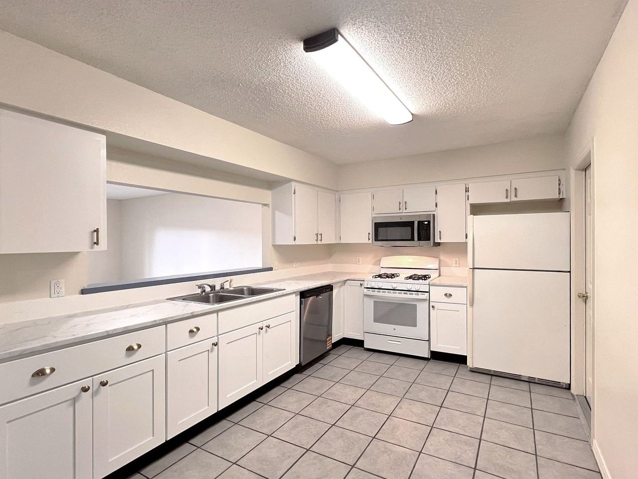 2312 Isle Royale Ct Se - Photo 6 of 19