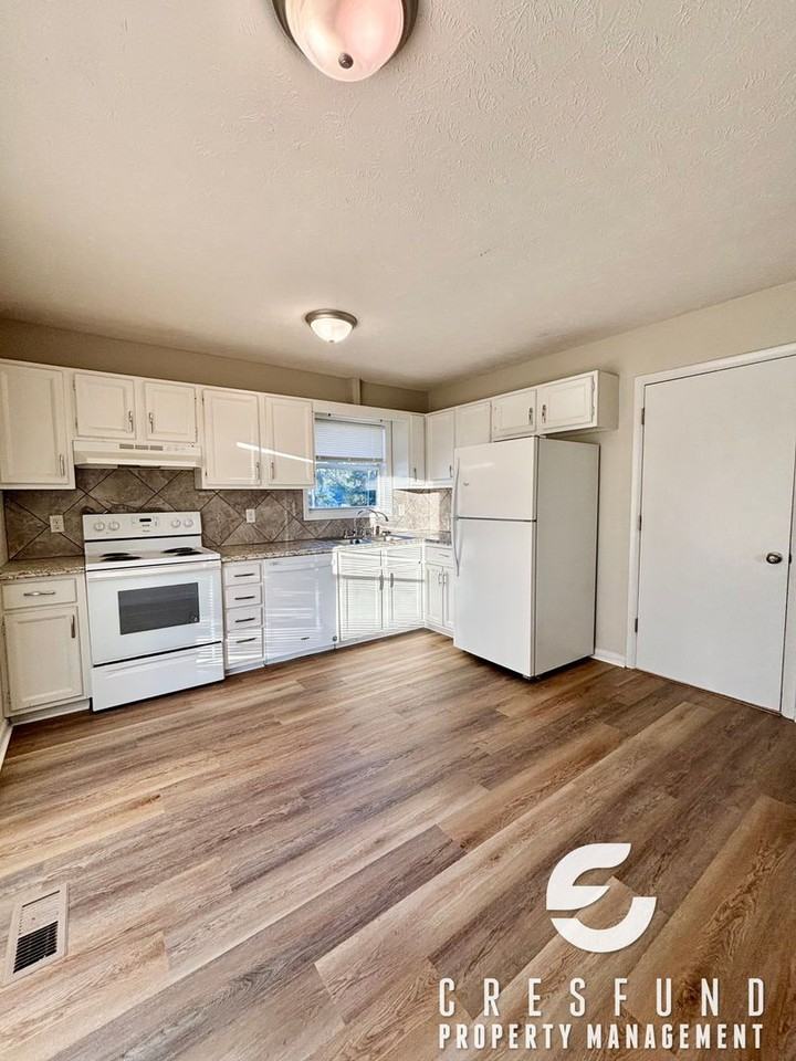 1338 - Photo 5 of 16