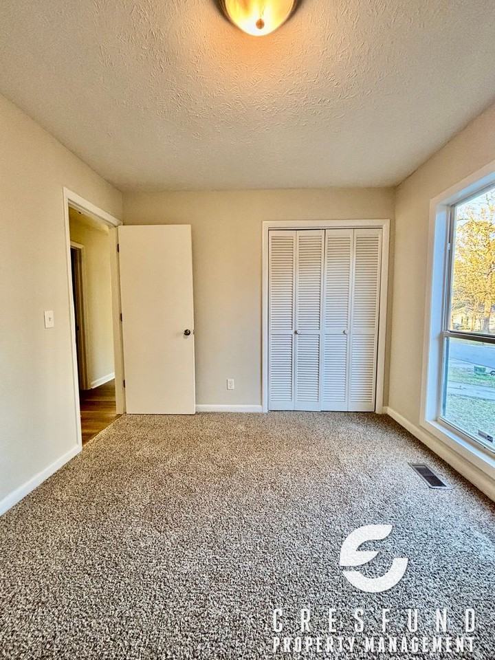 1338 - Photo 7 of 16