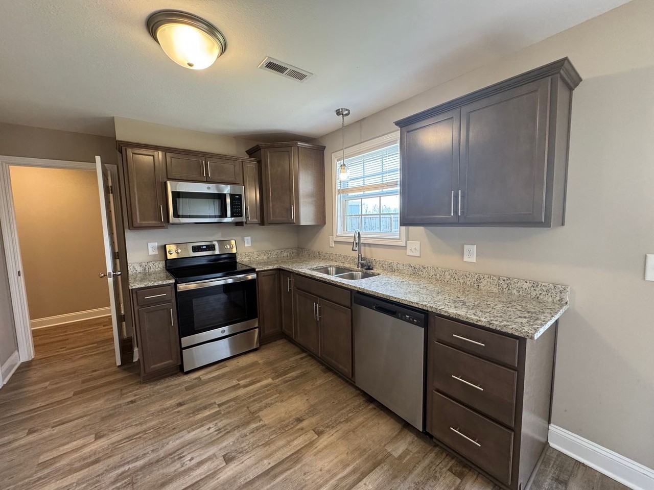 756 Lillian Grace Dr - Photo 7 of 28