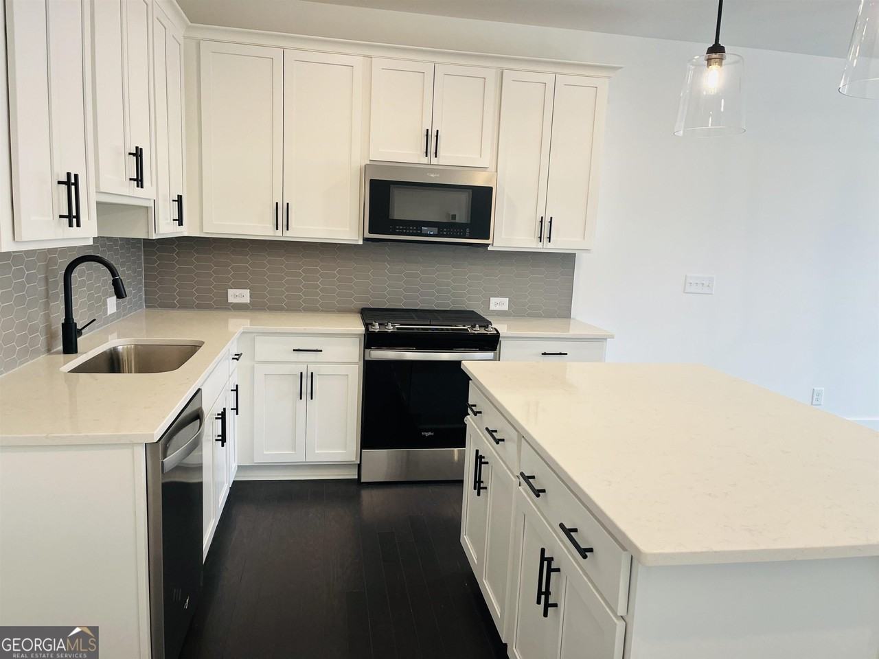 1568 Driggs Dr Nw - Photo 5 of 40