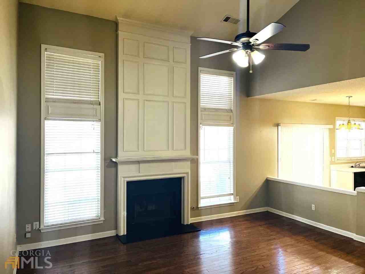 3469 Davenport Park Ln - Photo 4 of 19