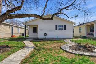 2819 N Gladstone Ave - Photo 1 of 1