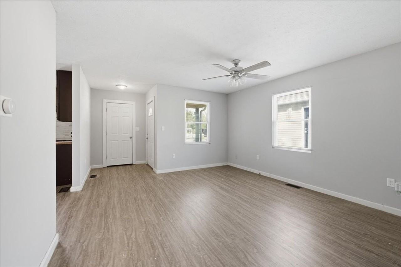 2819 N Gladstone Ave - Photo 3 of 16