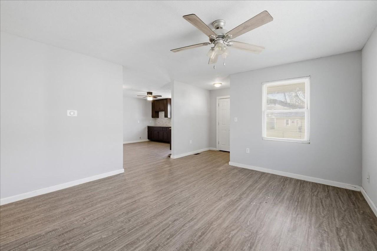 2819 N Gladstone Ave - Photo 4 of 16