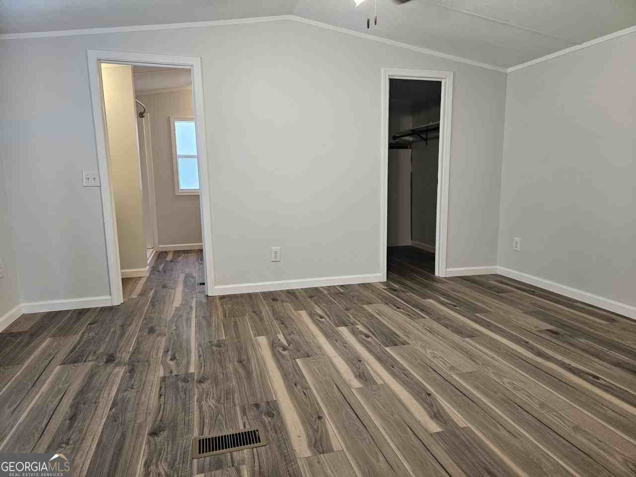 150 Back St - Photo 5 of 11