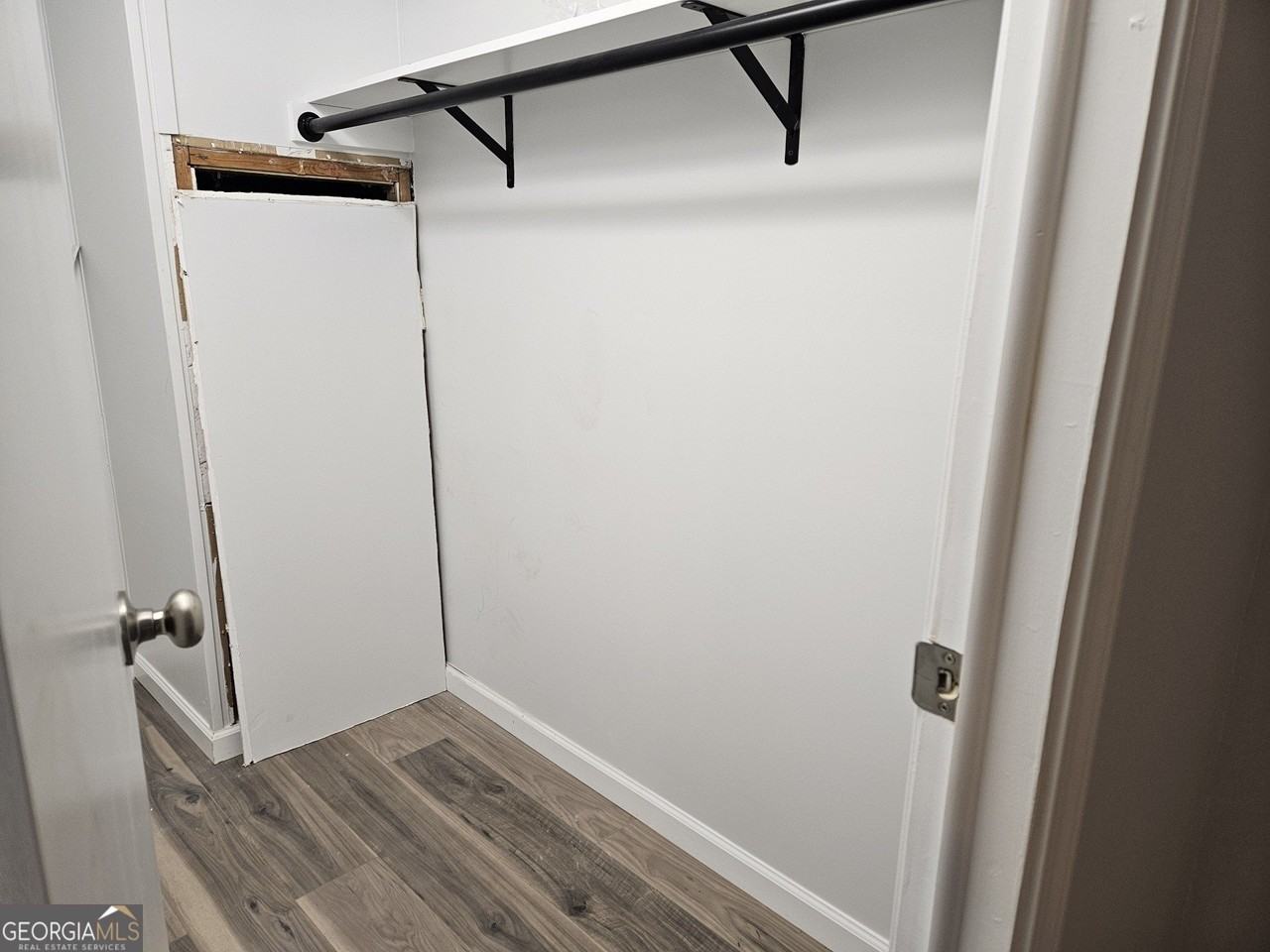 150 Back St - Photo 7 of 11