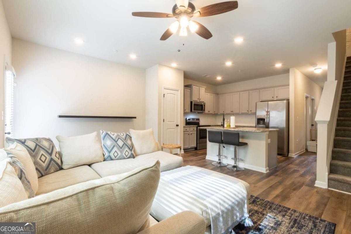 3006 Bayrose Cir Unit 104b - Photo 3 of 19