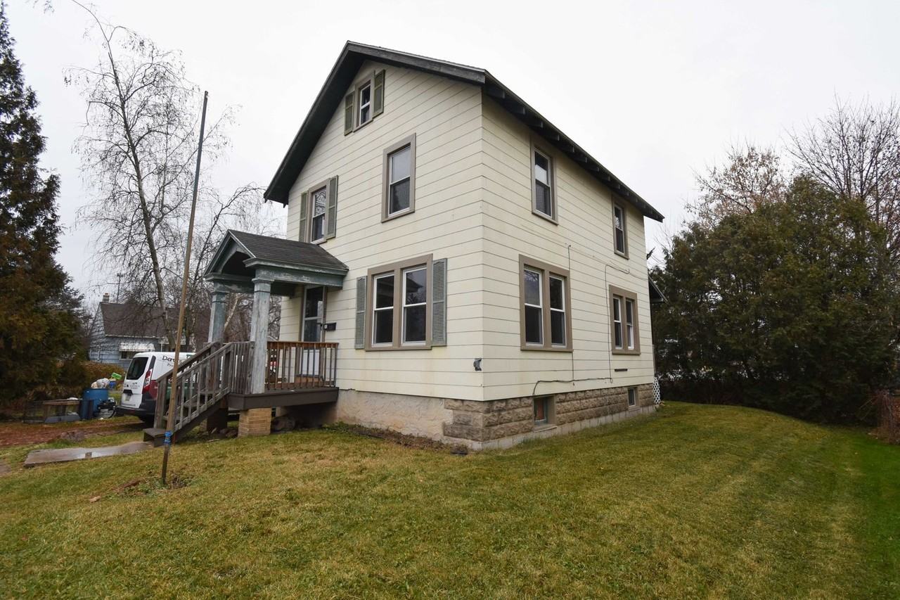 22 Main St - Photo 2 of 32