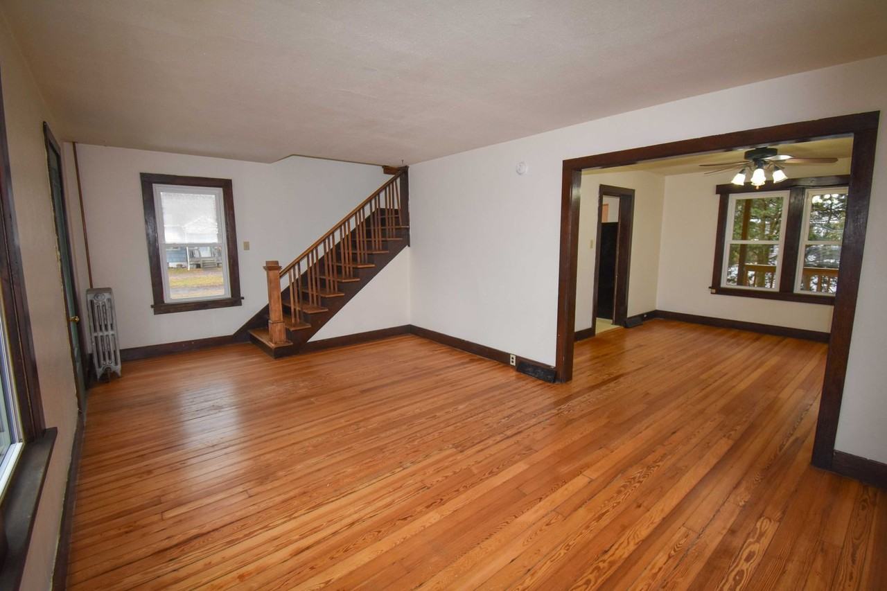 22 Main St - Photo 3 of 32