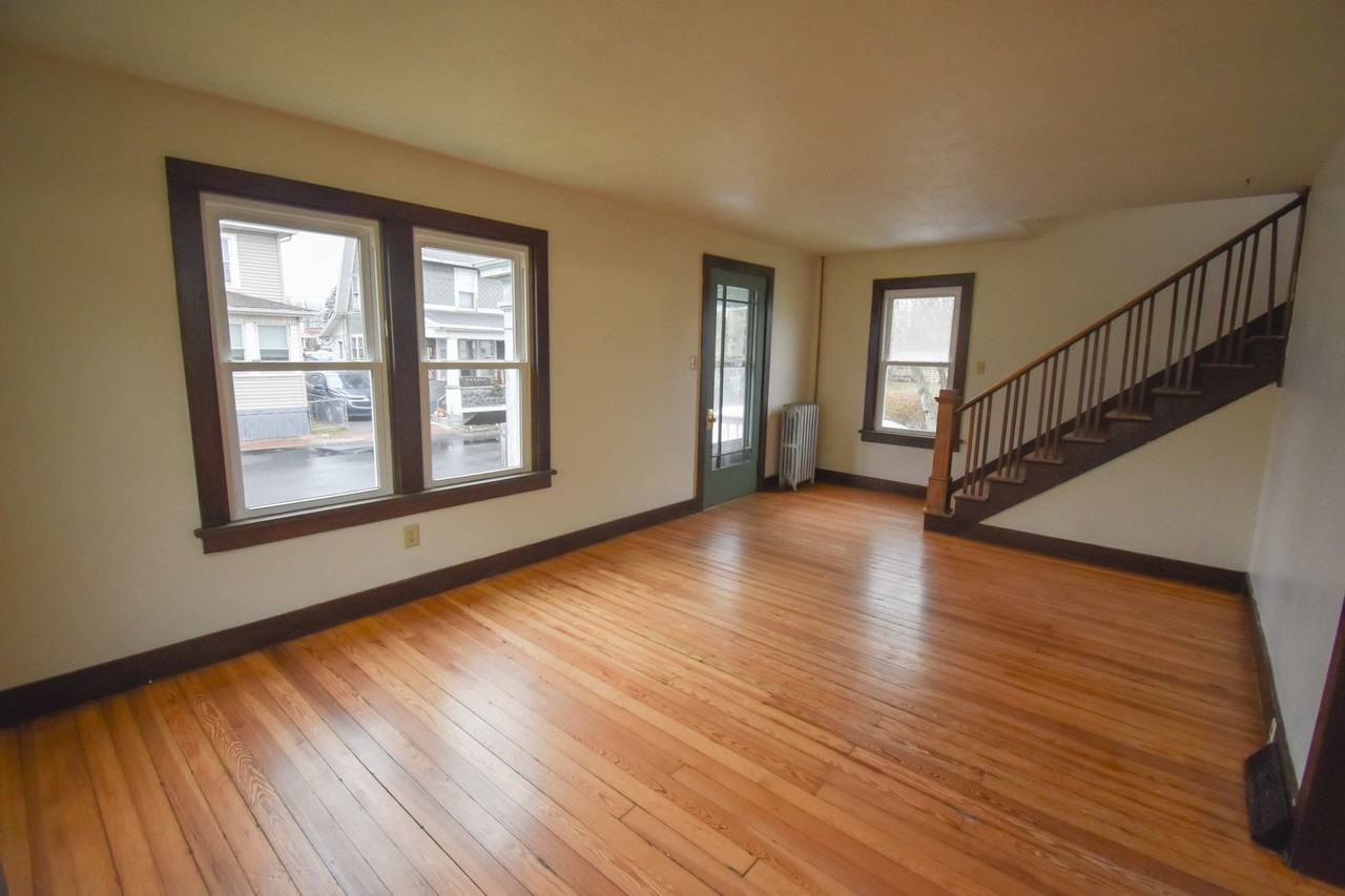 22 Main St - Photo 4 of 32