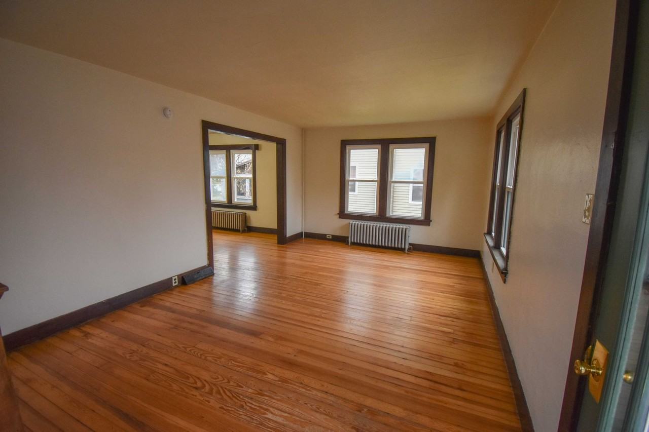 22 Main St - Photo 5 of 32