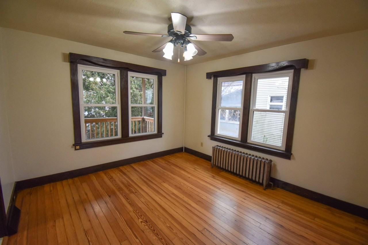 22 Main St - Photo 7 of 32