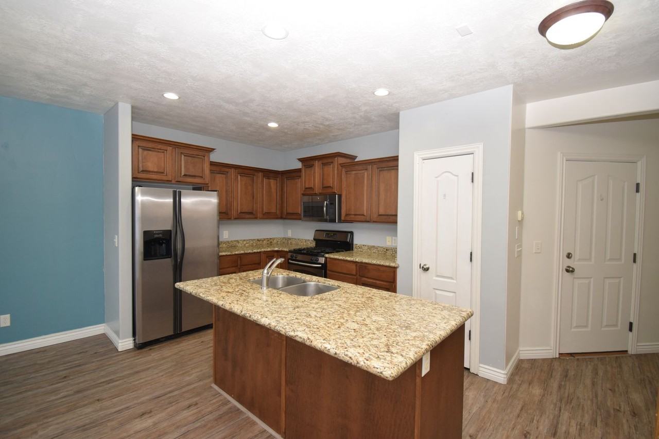 2182 E Whitekirk Way - Photo 2 of 15