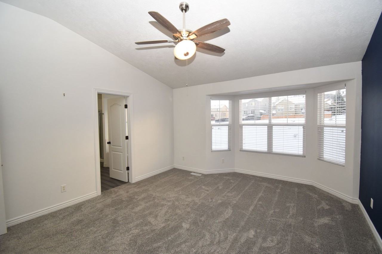 2182 E Whitekirk Way - Photo 5 of 15