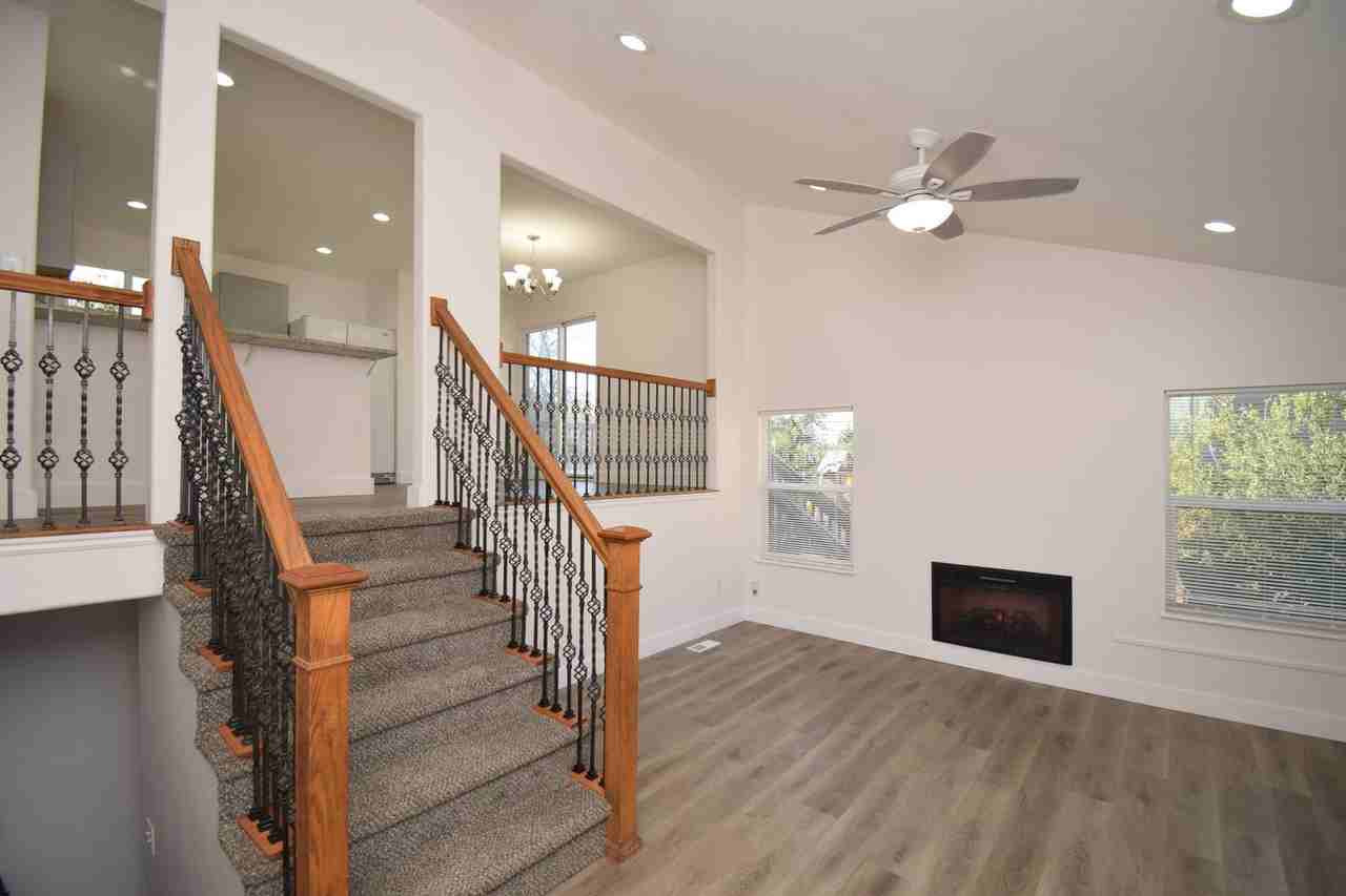 883 N Westpointe Cir - Photo 2 of 15