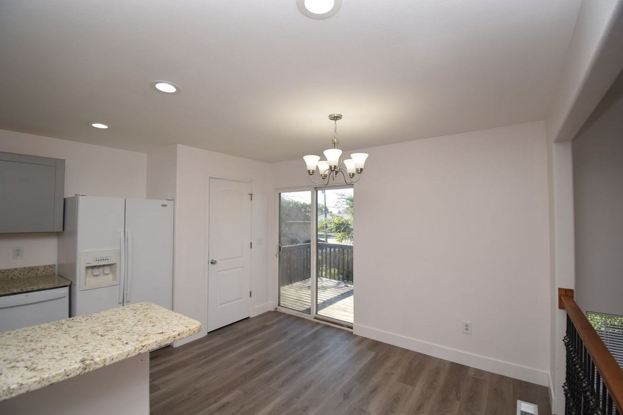 883 N Westpointe Cir - Photo 7 of 15