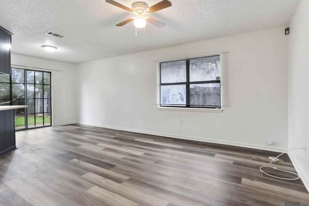 309 Hewitt Rd #B - Photo 3 of 9