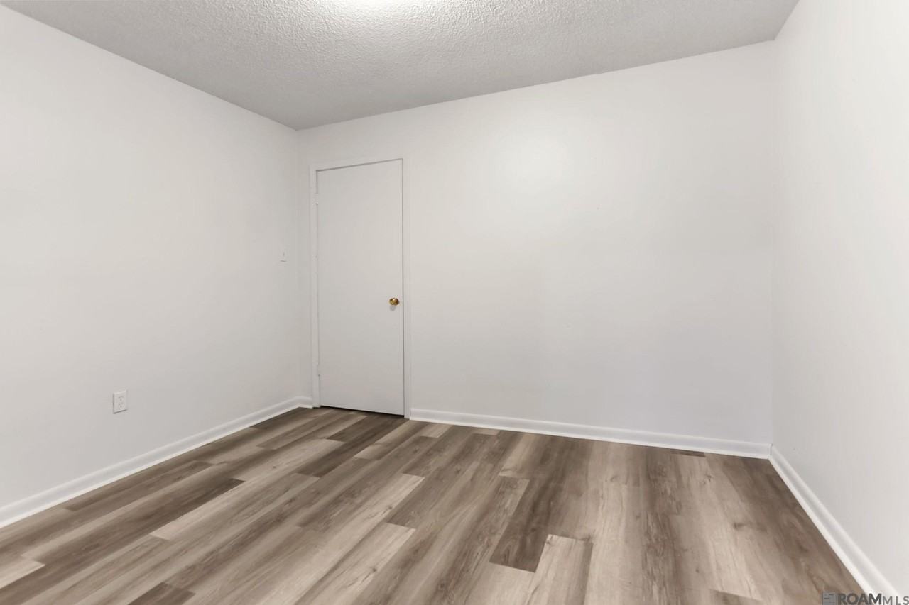 309 Hewitt Rd #B - Photo 6 of 9