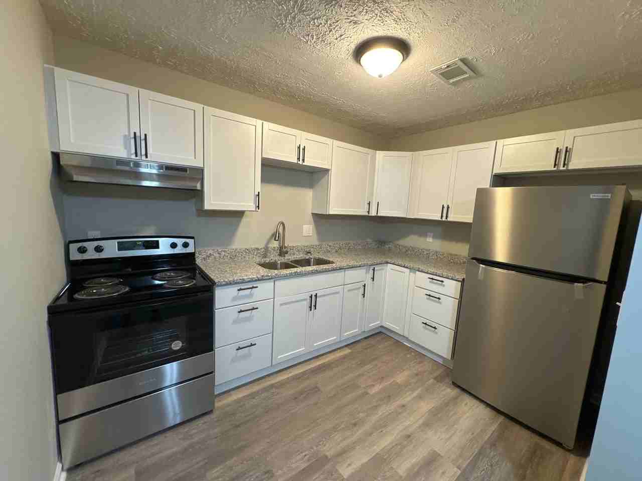 201 Lakeshore Dr #6 - Photo 2 of 10