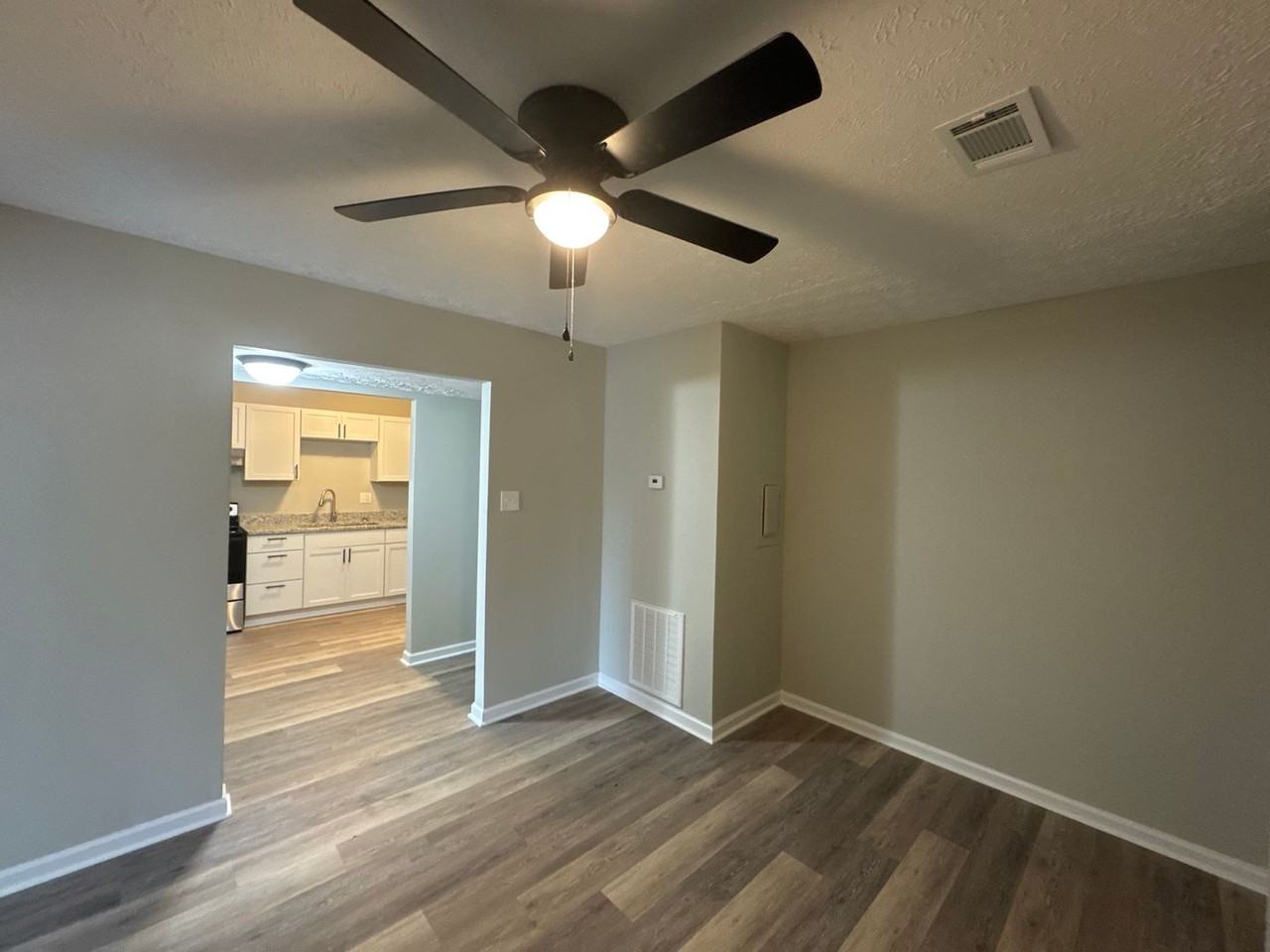 201 Lakeshore Dr #6 - Photo 5 of 10