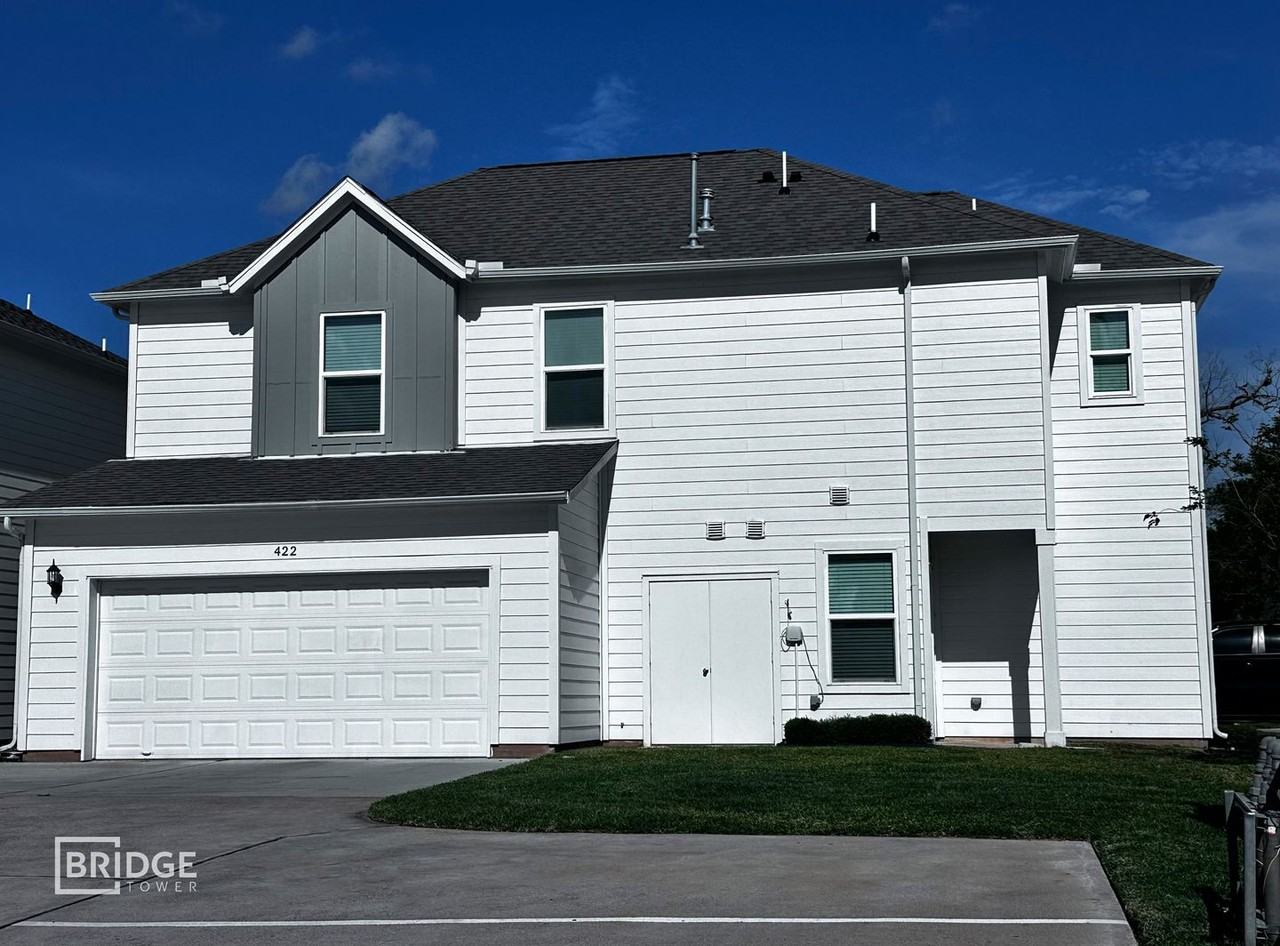 422 Huisache St - Photo 2 of 14