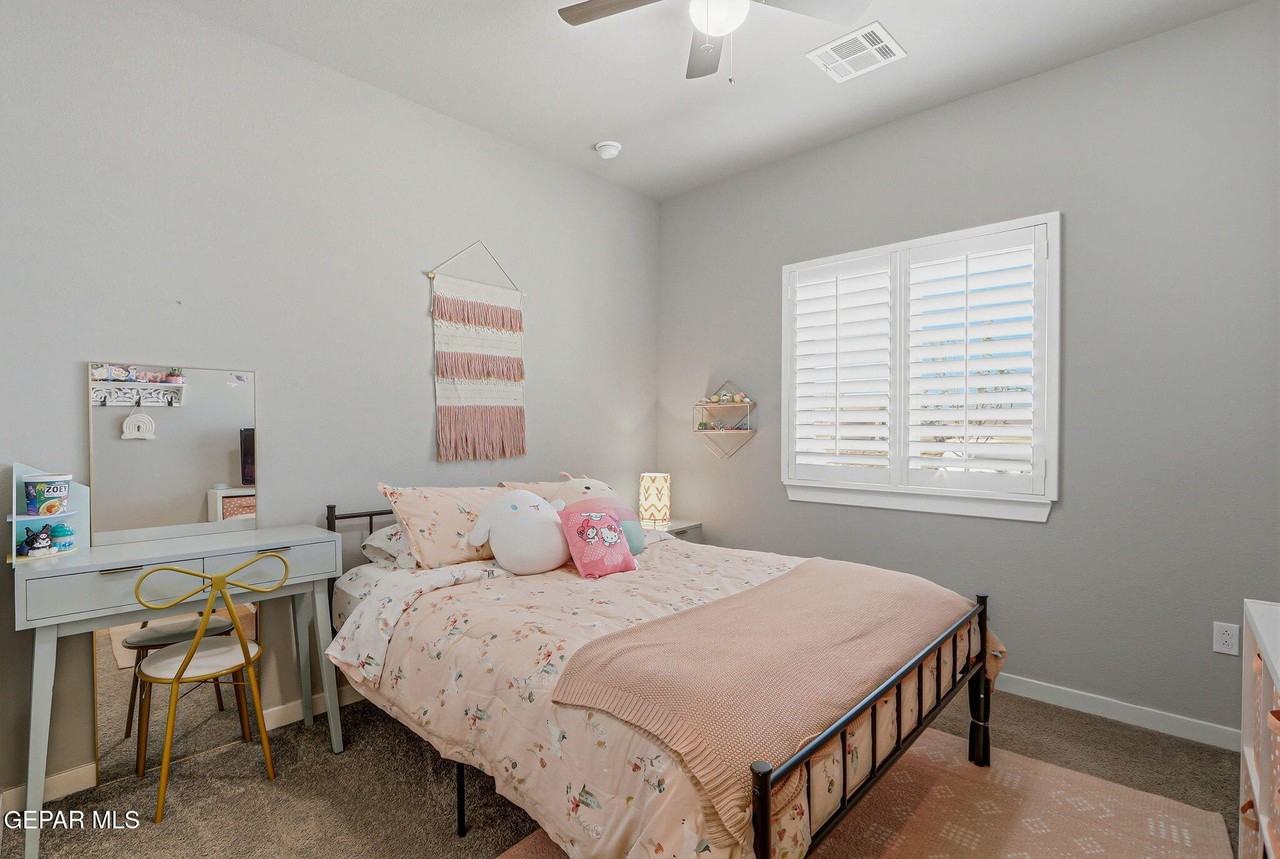 334 Dursley St - Photo 5 of 43