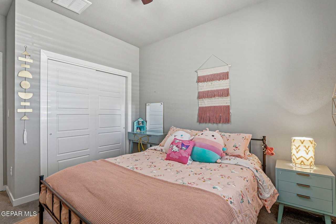 334 Dursley St - Photo 6 of 43