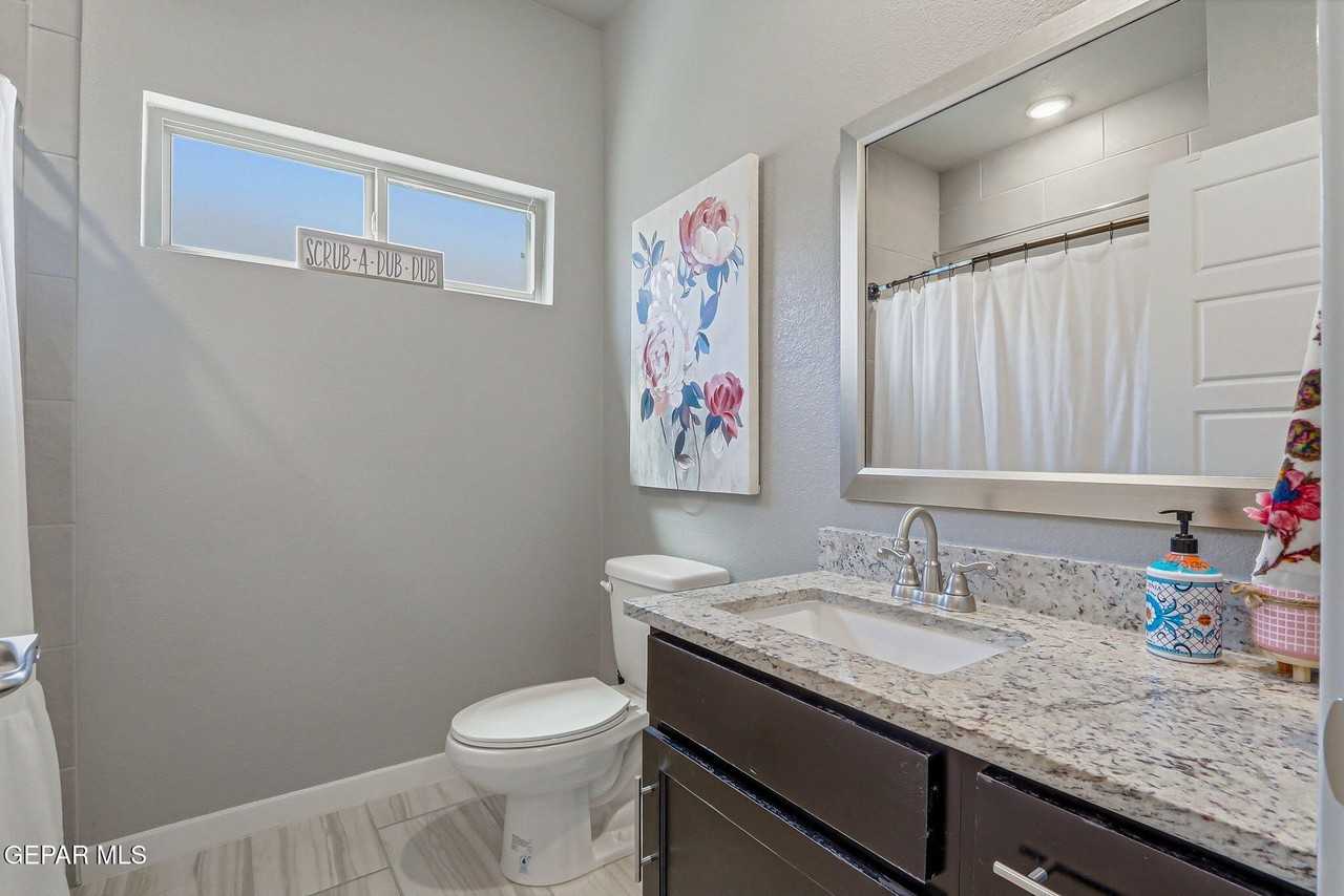 334 Dursley St - Photo 7 of 43