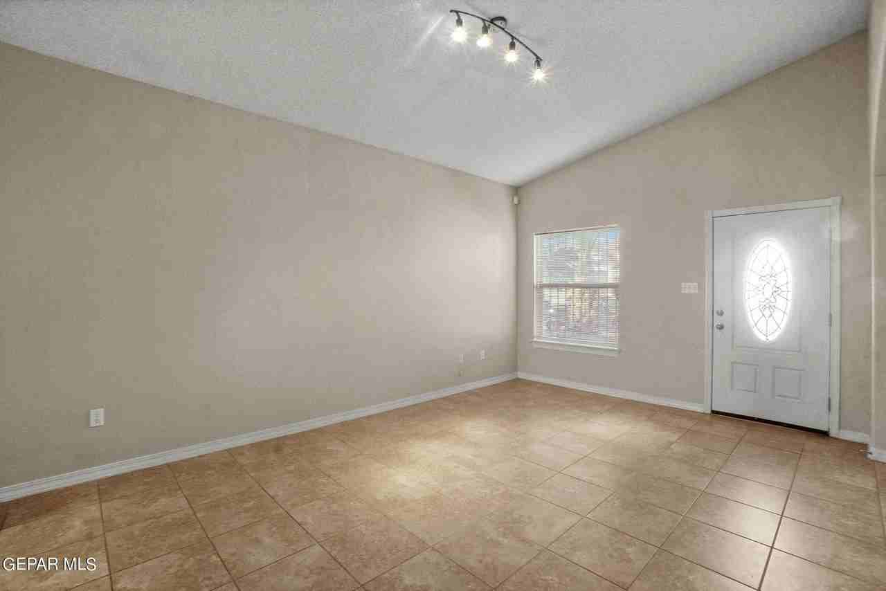 3148 Sunny Prairie Dr - Photo 5 of 43