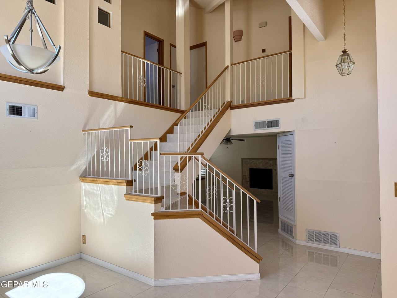 1301 Tierra Roja St - Photo 4 of 19