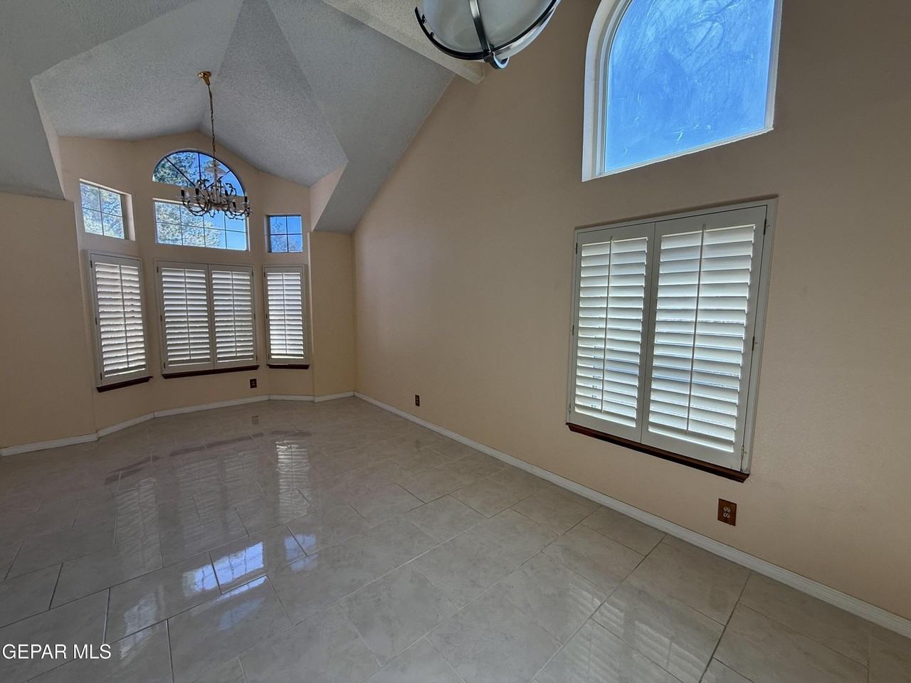 1301 Tierra Roja St - Photo 6 of 19