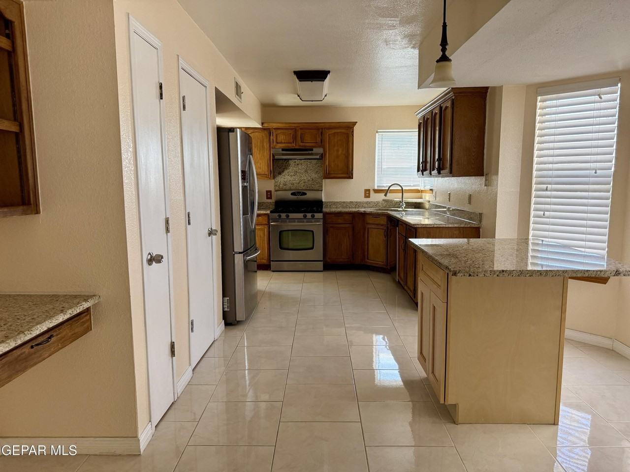 1301 Tierra Roja St - Photo 7 of 19