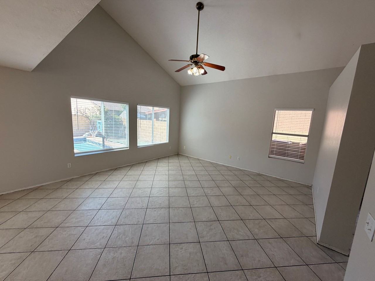 7611 W Cinnabar Ave - Photo 2 of 25