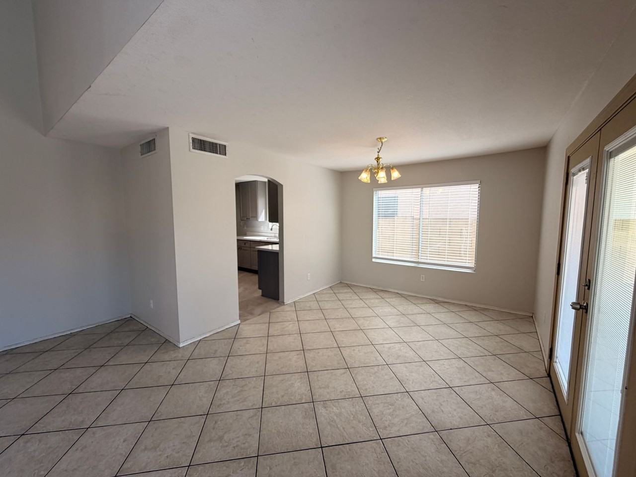 7611 W Cinnabar Ave - Photo 4 of 25